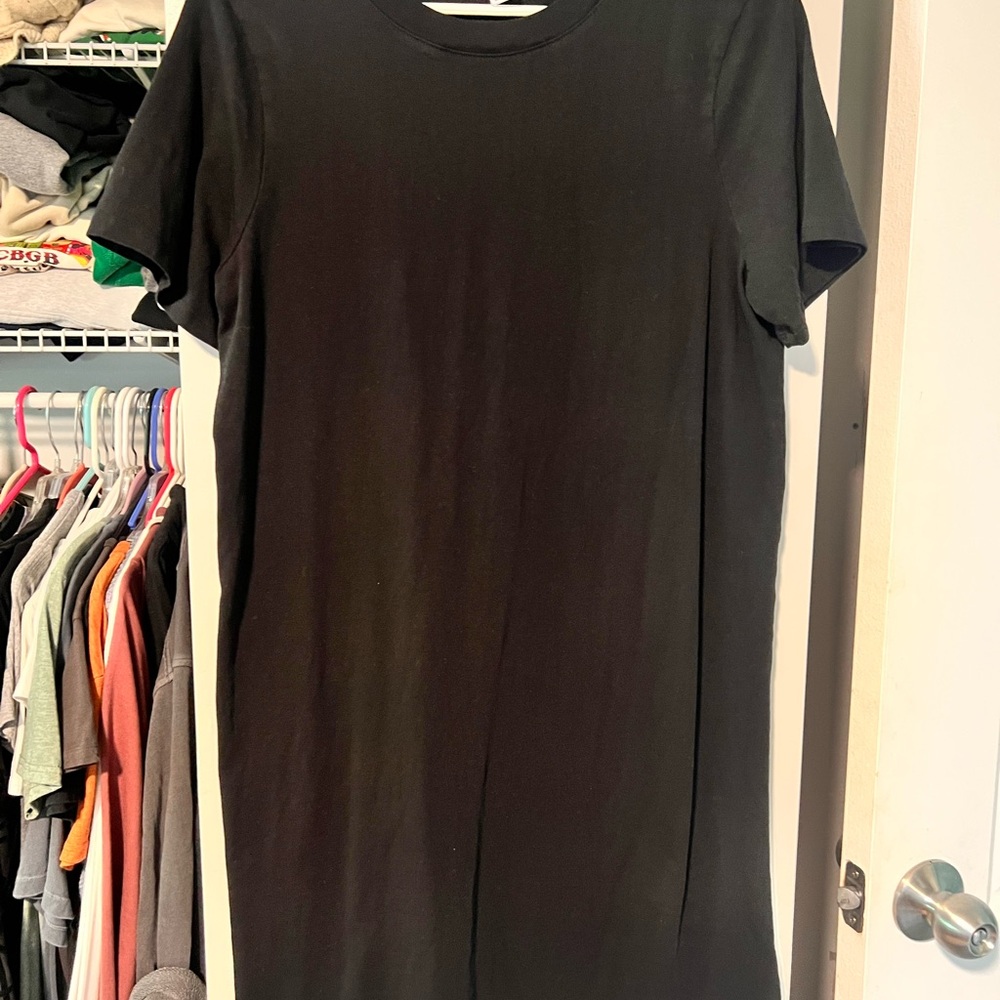 Old Navy Classic Black Tee